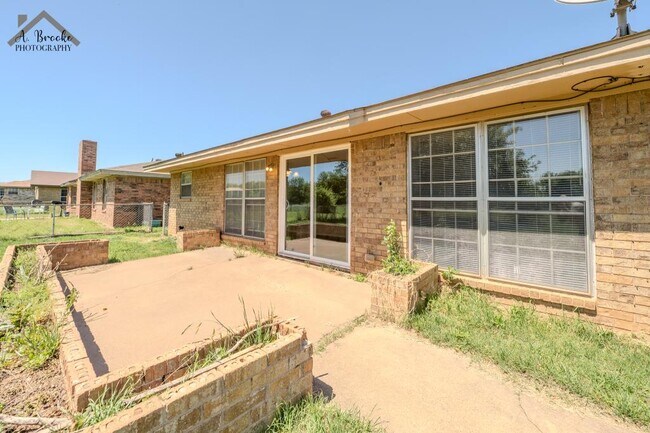 Building Photo - 1118 Crescent Ln