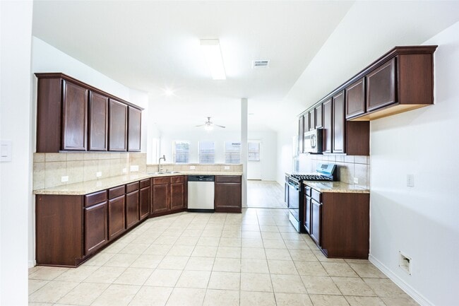 Building Photo - 9918 Hideaway Bend Ln
