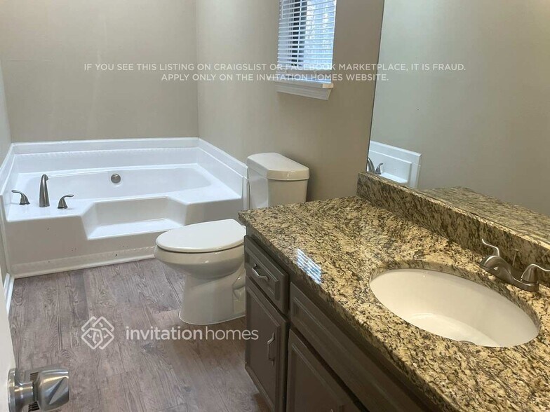 Building Photo - 2055 Brookstone Ct