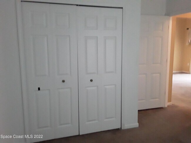 Building Photo - Ground floor corner unit