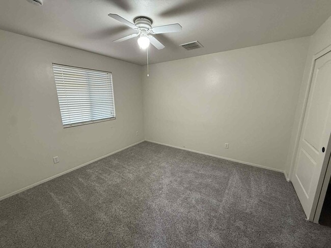 Building Photo - 640 W Emerald Key Dr