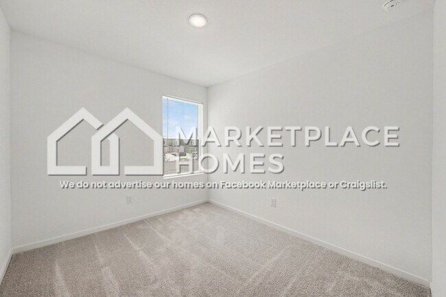 Building Photo - 7643 Varo Gln