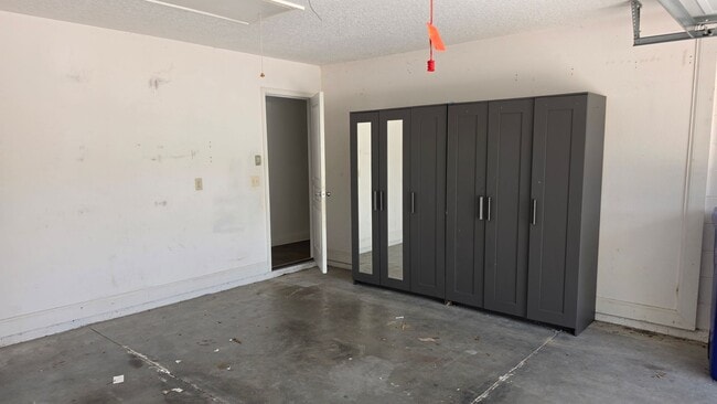 Building Photo - 3 Bed, 2 Bath, 2 Car garage in The Groves at Baytree Community
