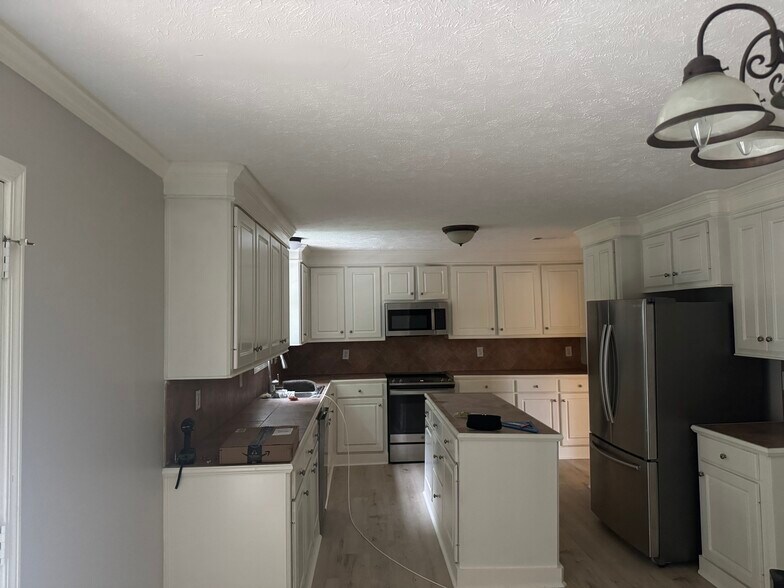 Kitchen, photo taken from breakfast nook - 340 Highway 468