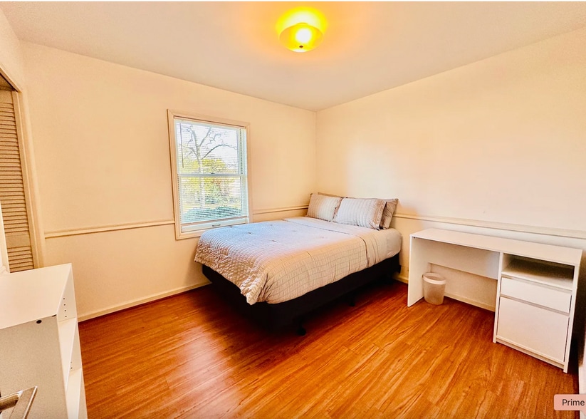 Building Photo - 509 Watts St