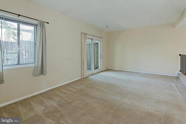 Building Photo - 9637 Westport Ln