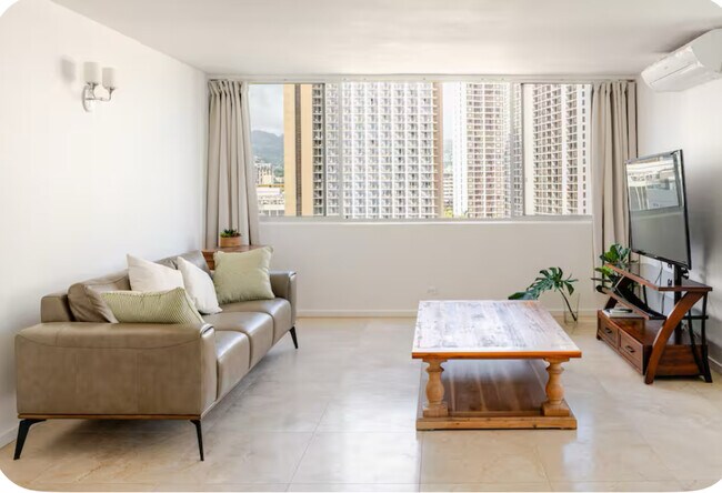 Building Photo - 2500 Kalakaua Ave