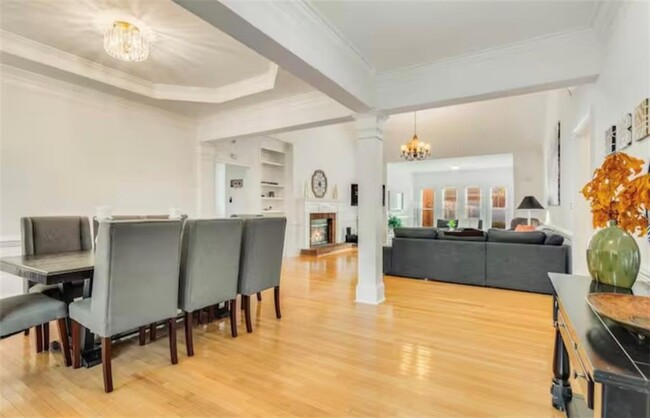 Building Photo - 1408 Aramore Dr SE