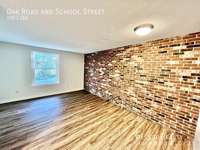 Building Photo - FEW STEPS, newly-remodeled! No one above o...