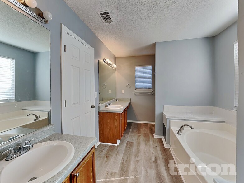 Building Photo - 85 Brandon Dr