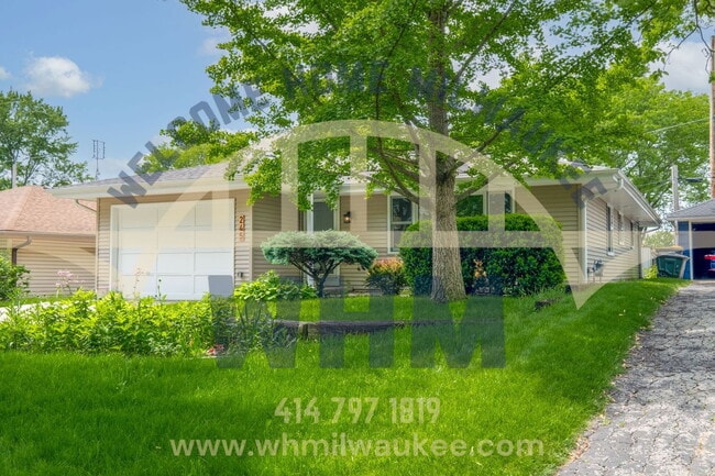 Building Photo - 245 N 110th St