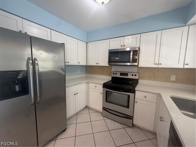Building Photo - 257 Cape Coral Pkwy E