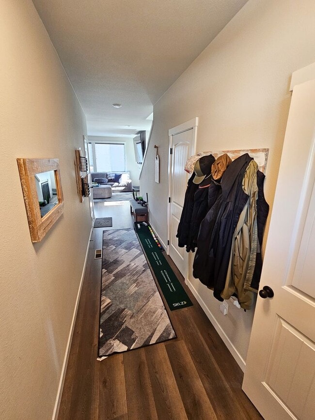 Building Photo - 5590 Mountain Quail Dr S