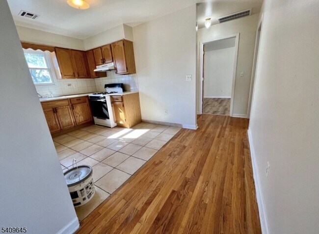 Building Photo - 19 Columbus Ave