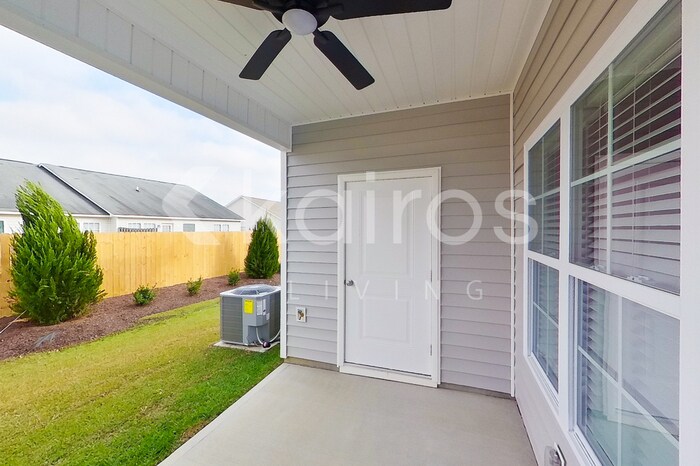 Building Photo - 3705 Oak Leaf Wy