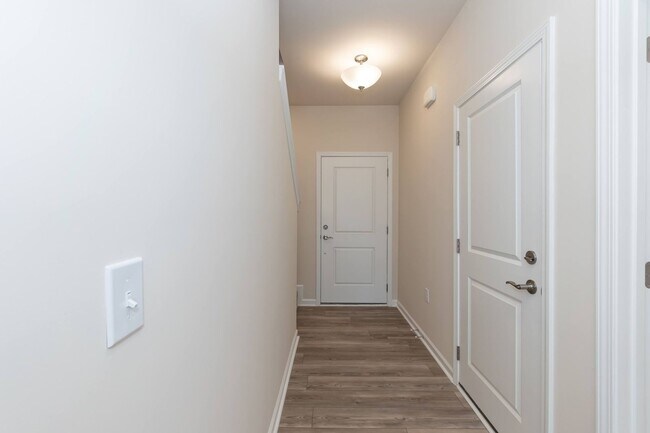 Building Photo - 1498 Rhodes Pond St