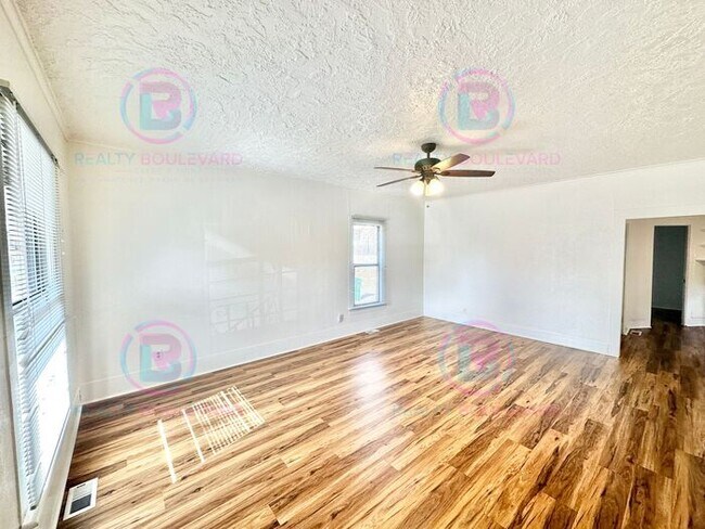 Building Photo - Charming 2-bedroom, 1-bathroom house near the Truckee river