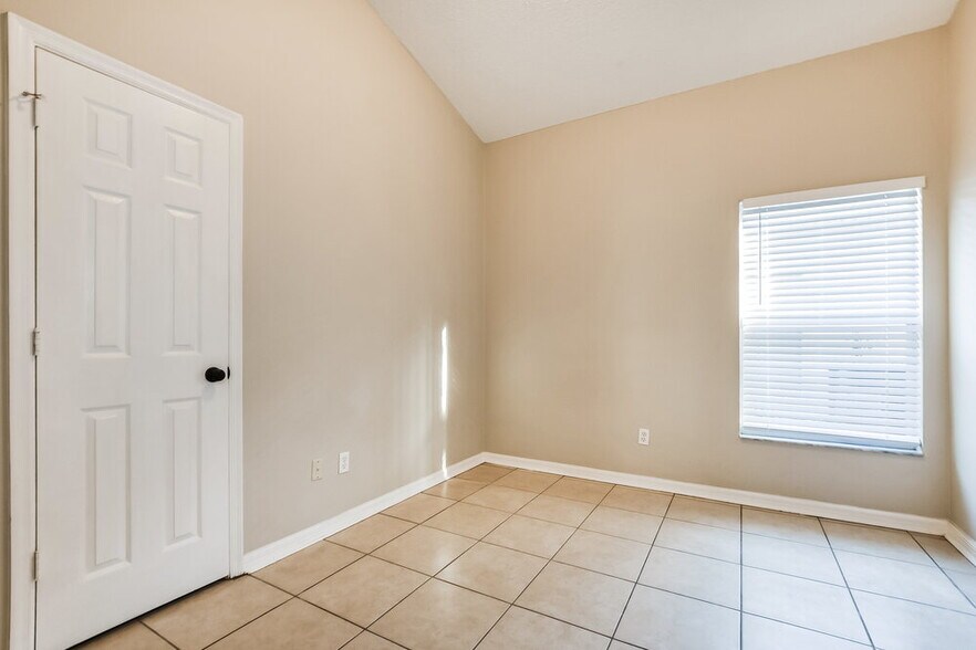 Building Photo - 2167 Kaylas Ct