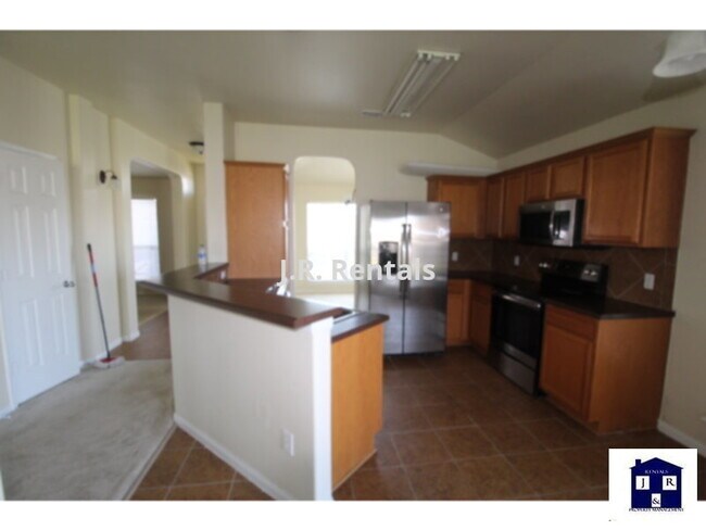 Building Photo - 207 Crowfoot Dr