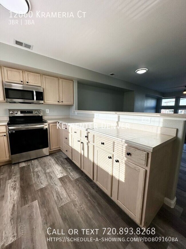 Building Photo - "Stunning 3-Bedroom, 3-Bath Home in Bright...