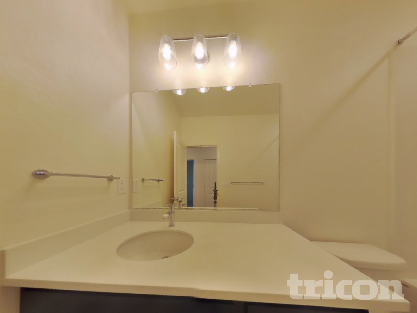 Building Photo - 2054 Delta Vw Ave