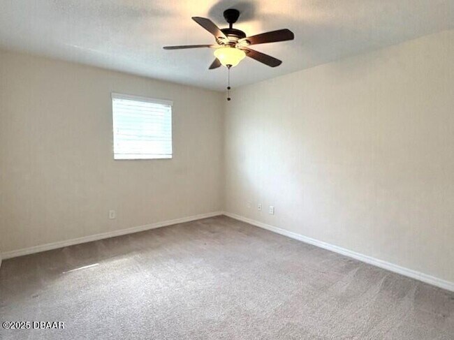 Building Photo - 38 Valhalla Ave