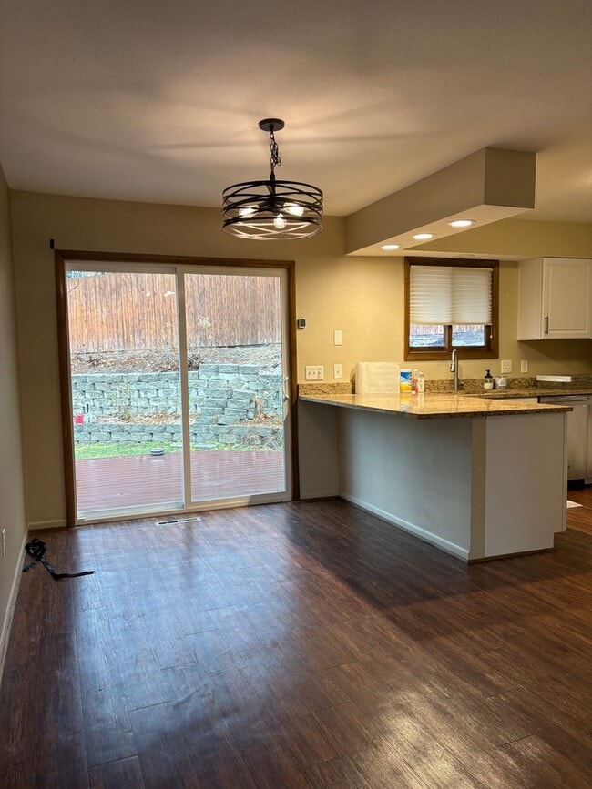 Building Photo - 3109 Forysthia Blvd - 3 bed 3 bath Home