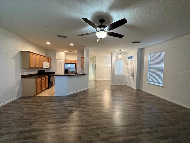 Building Photo - 6624 S Goldenrod Rd