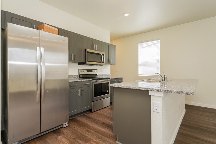 Building Photo - 13405 Oneida Ln