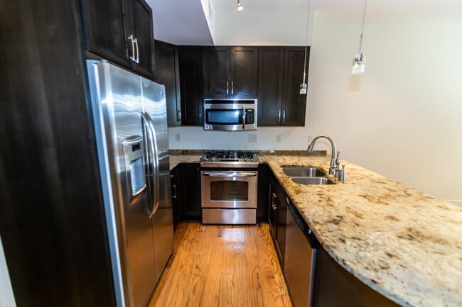 Building Photo - 266 E Gay St