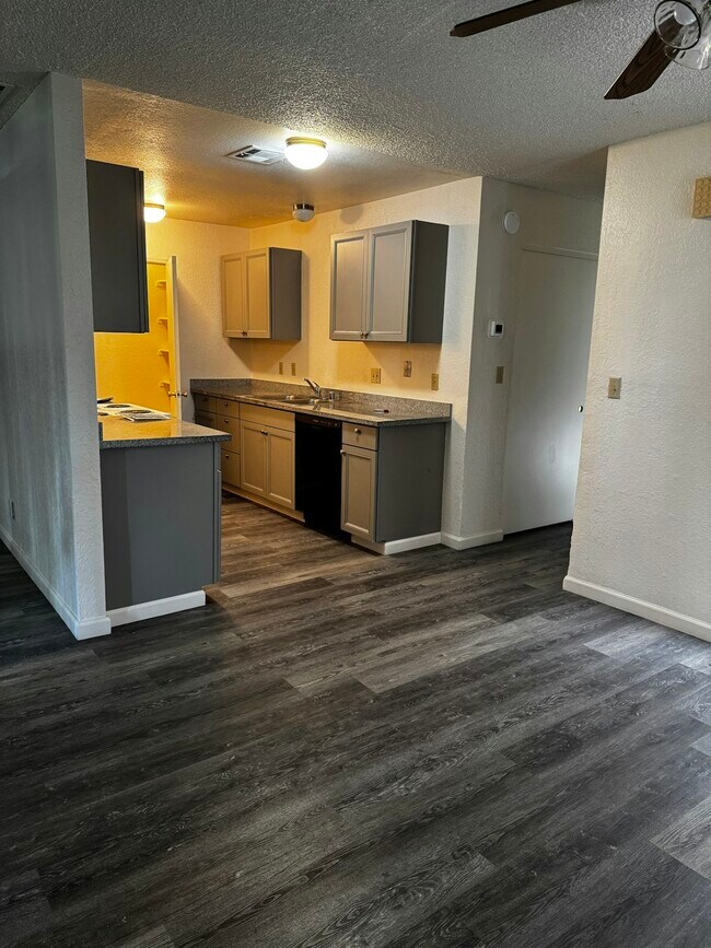 Building Photo - 7422 Kelley Dr