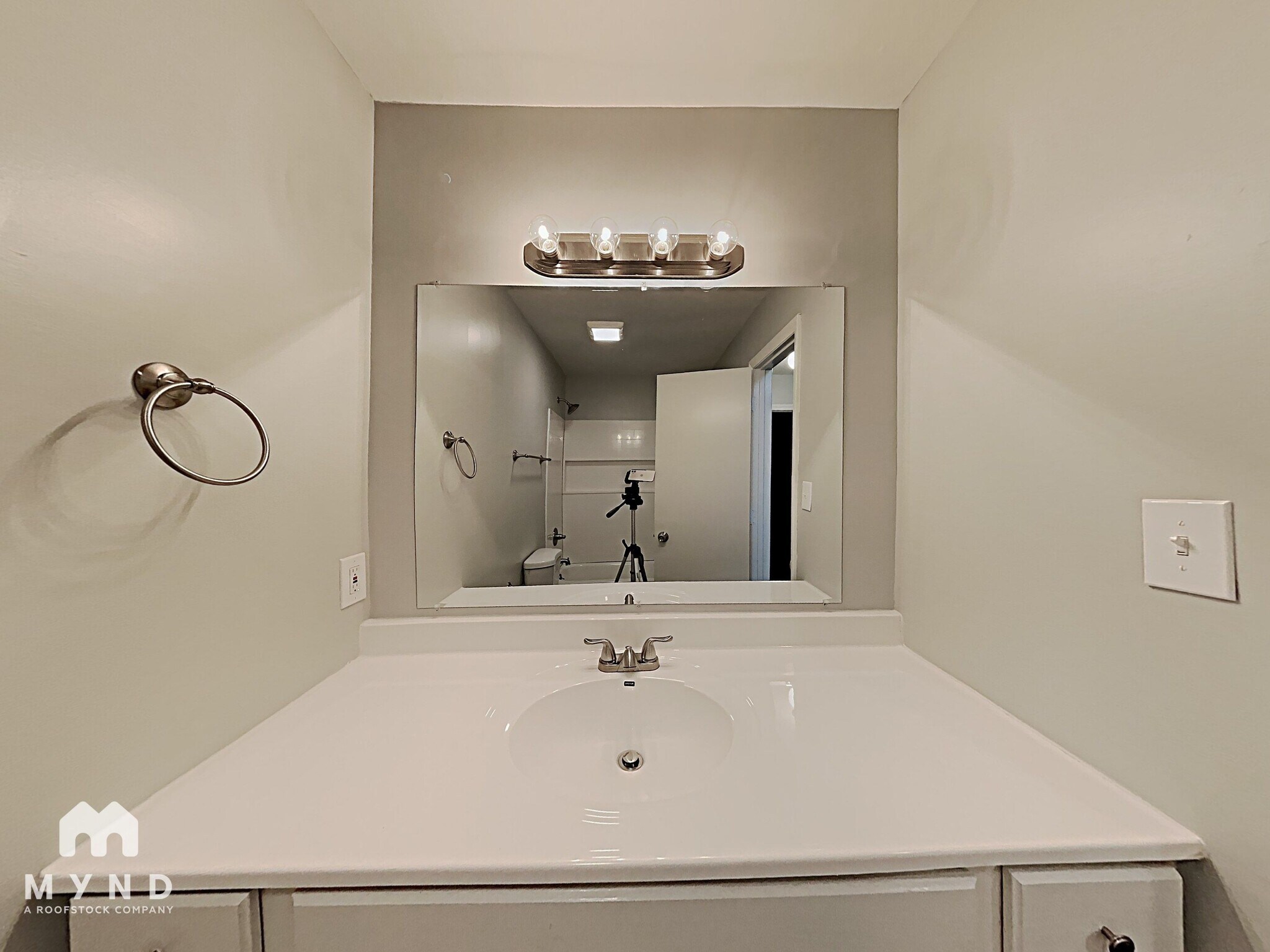 Building Photo - 4901 Craigwood Dr