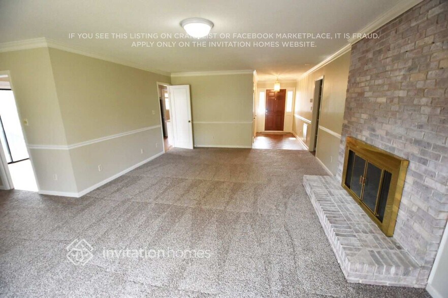 Building Photo - 7131 Hillside Ln