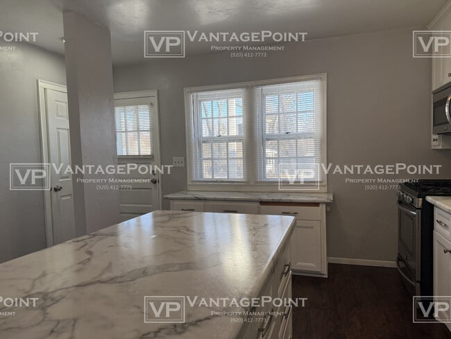 Building Photo - 1123 S Baird St