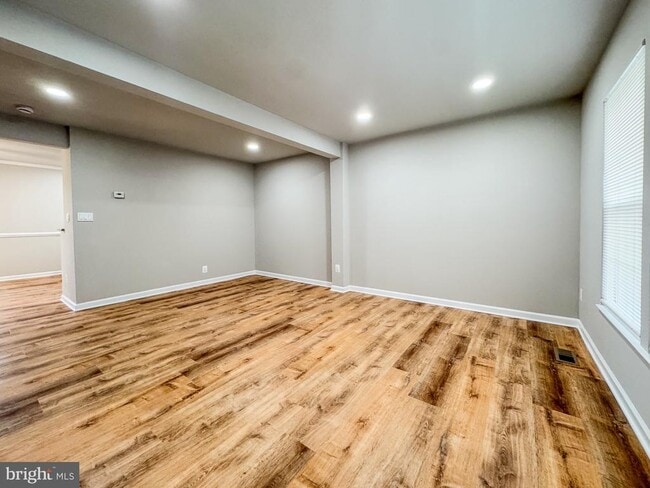 Building Photo - 6337 Littlefield Ct