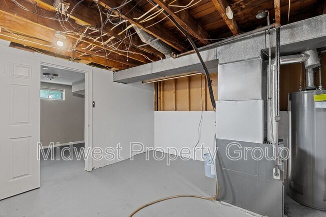 Building Photo - 1700 Newhall Ct
