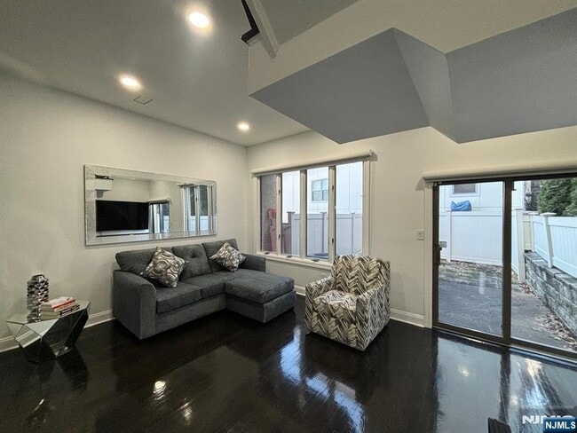 Building Photo - 20 Veterans Way