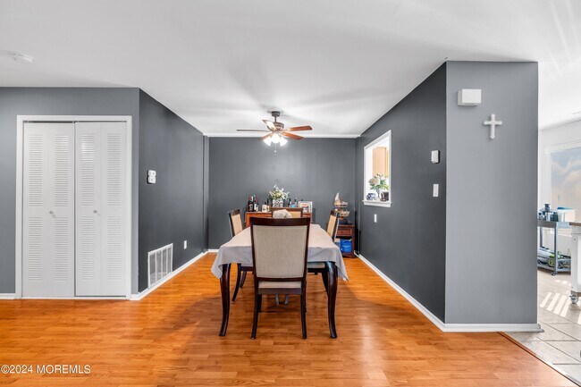 Building Photo - 237 Paddington Ct