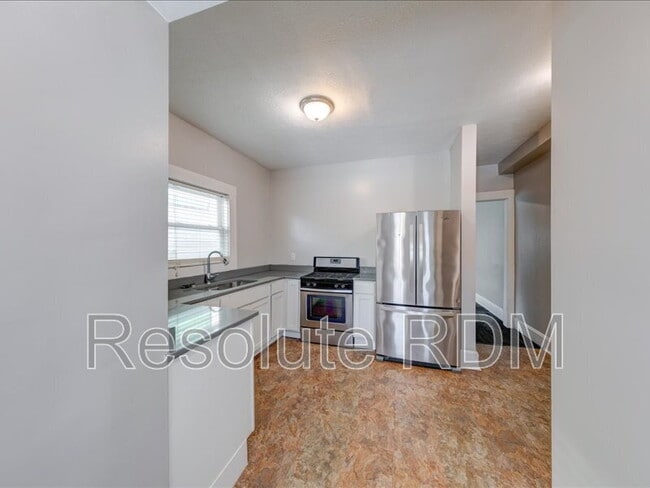 Building Photo - 1624 Yandes St