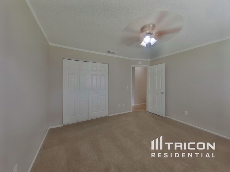 Building Photo - 2303 Silver Hill Ct