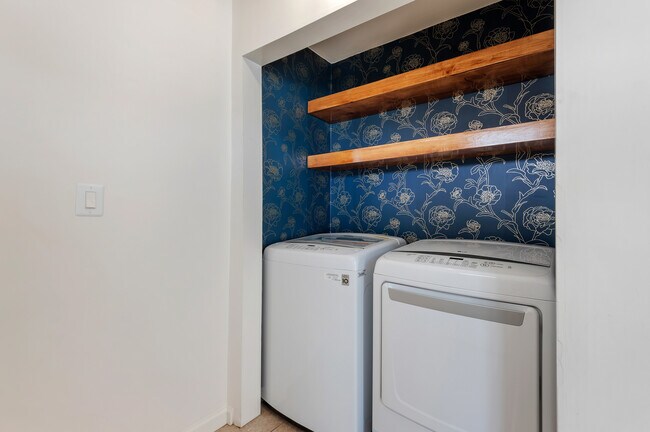 Building Photo - 158 Forbes Ln