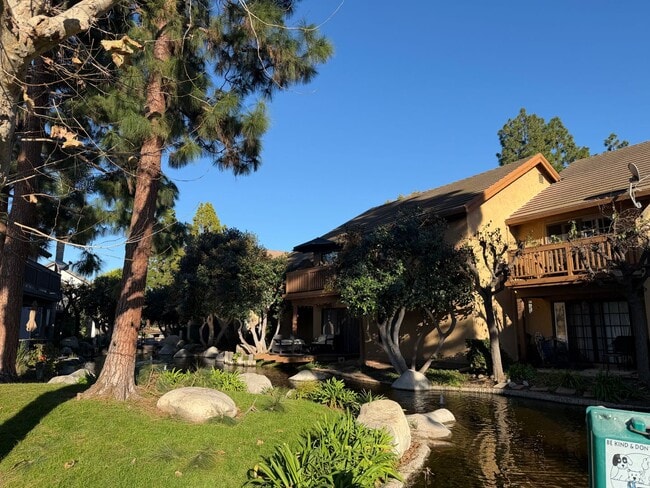 Building Photo - Charming 1 Bedroom, 1 bath condo in the heart of Irvine