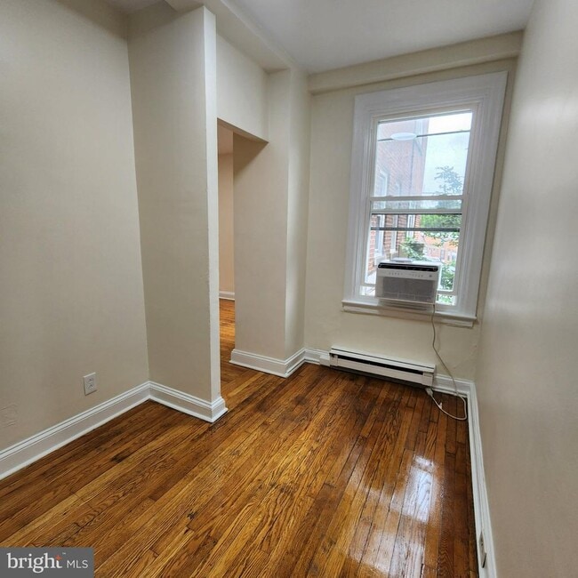 Building Photo - 400 W Hortter St