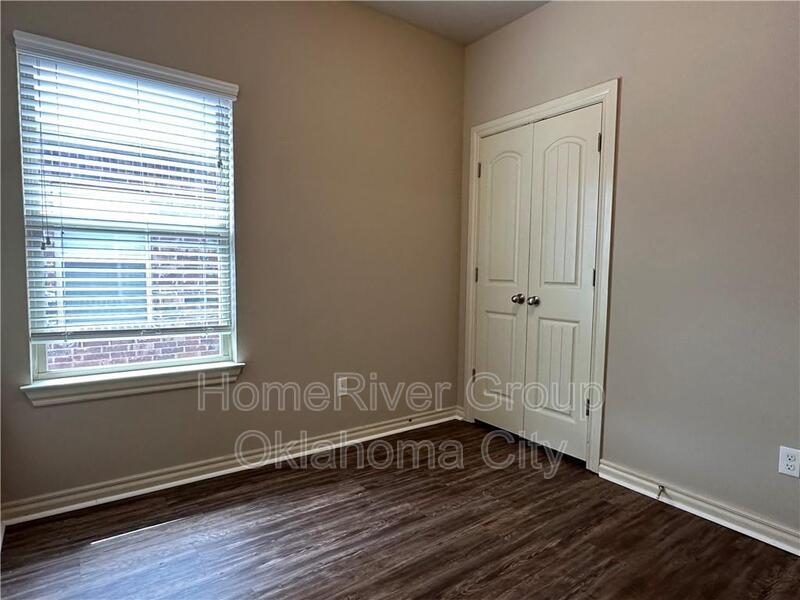Building Photo - 1007 SW 92nd St
