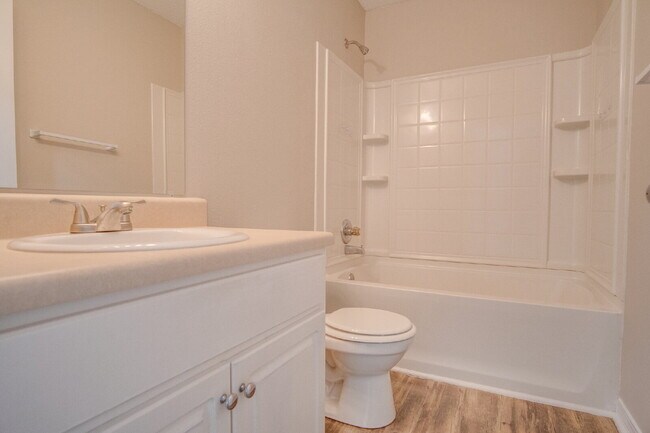 Building Photo - Holley by the Sea Home – 4 Bedrooms, Great...