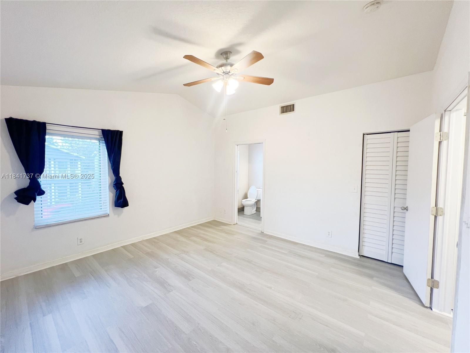 Building Photo - 5565 SW 43rd St