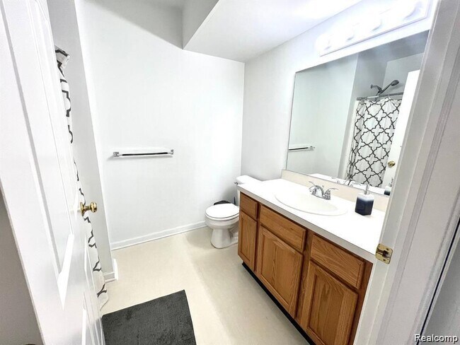 Building Photo - 2664 S Knightsbridge Cir