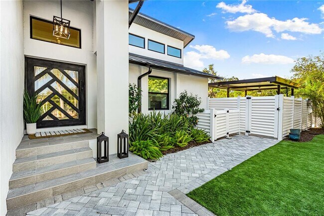 Building Photo - 2500 Monterey St