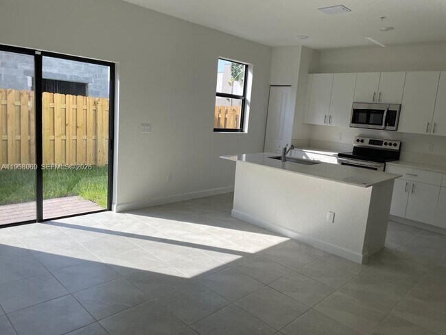 Building Photo - 212 SW 159th Ter