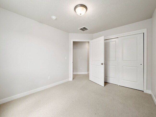 Building Photo - Wau-15083 S Reins Way Bluffdale, UT 84065